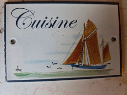 Delcampe - Plaque En Cuisine - Enameled Signs (after1960)