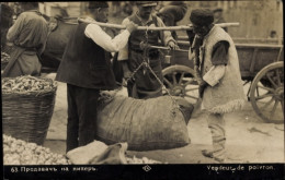 Delcampe - Photo CPA Bulgarien, Marktszene, Händler, Vendeur De Poivron - Bulgarien