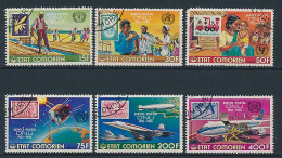 Delcampe - 6 Timbres Oblitérés COMORES XII-8 Service Postal ONU 1951-1976 Satellite Avion Dirigeable  Infirmier... - Comores (1975-...)