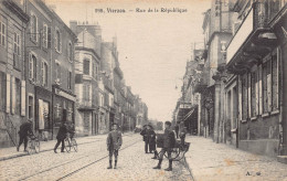 Delcampe - Carte Postale [18] Vierzon Rue De La République  Très Beau Plan - Vierzon