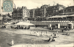 Delcampe - CPA Cabourg Le Grand Hotel Et La Plage - Cabourg