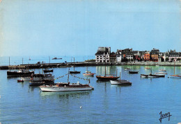 Delcampe - 29 CONCARNEAU L ENTREE DU PORT - Concarneau