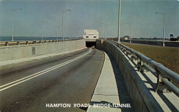 Delcampe - UNITED STATES - Hampton Roads - Bridge Tunnel - Water - Cars - Transport - Street Lights - Carte Postale - Hampton