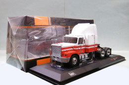 Delcampe - Ixo - Camion GMC GENERAL SBFA 1988 Rouge Et Blanc Réf. TR224 NBO Neuf 1/43 - Ixo