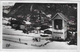 Delcampe - Les Houches - Mont Blanc- Arrivée De La Piste De Bellevue Et La Gare Du Teléférique- Cpa Timbrée - Les Houches