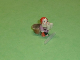 Delcampe - Fèves / Fève / Divers / Personnages  : Nain , Lutin ( Sur Pic )  T216 - Characters