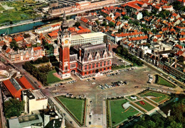 Delcampe - CPM - CALAIS - L'Hôtel De Ville (arch. Louis Debrouwer) Vue Aérienne - Edition Artaud - Calais