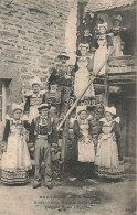 Delcampe - UNE NOCE A PONT AVEN - DEPART POUR L'EGLISE - Pont Aven