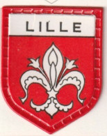 Delcampe - ECUSSON PLASTIQUE 4cm Sur 5cm . REGILAIT QUICK-LAIT  LILLE . SCAN - Autres & Non Classés