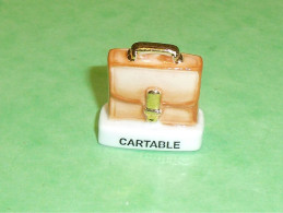 Delcampe - Fèves / Fève / Autres / Divers : Cartable , Filet Or        T190 - Altri & Non Classificati