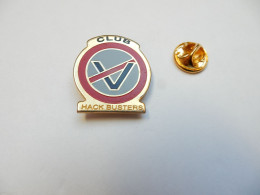 Delcampe - Beau Pin's , Curling , Club Hack Busters - Invierno