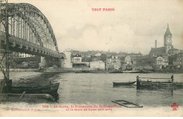 Delcampe - PARIS    La Seine , La Passerelle Du Metropolitain Et La Gare De Lyon  TOUT PARIS - Pariser Métro, Bahnhöfe