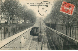 Delcampe - PARIS  Boulevard Rochechouard Descente Du Metro - Pariser Métro, Bahnhöfe