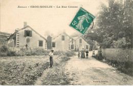 Delcampe - LOIRET  AMILLY ( Gros Moulin ) La Rue Creuse - Amilly