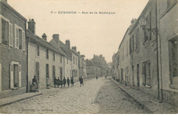 Delcampe - EURE ET LOIR  EPERNON  Rue De La Madelaine - Epernon