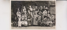 Delcampe - THIVIERS  FETE DES FLEURS    GROUPE D HABITANTS DEGUISES - Thiviers