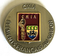 Delcampe - Petite Médaille CMIA Centres Médicaux Interarmées éléments Français Au Gabon EFG - Services Médicaux