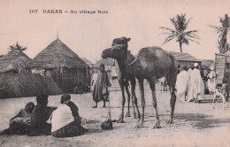 Delcampe - SENEGAL DAKAR AU VILLAGE NOIR - Senegal