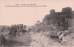 Delcampe - AFRIQUE OCCIDENTALE UN VILLAGE HABBE - Non Classificati