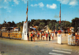 Delcampe - 17 Oléron DOLUS Entrée Du Camp Et Les Jeux (Scan R/V) N° 17 \MR8075 - Ile D'Oléron