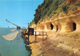 Delcampe - 17 MESCHERS Les Grottes (Scan R/V) N° 33 \MR8074 - Meschers