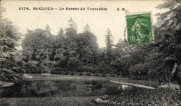 Delcampe - CPA Saint Cloud Le Bassin Du Trocadero - Saint Cloud