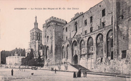 Delcampe - 84 AVIGNON LE PALAIS DES PAPES ET N D DES DOMS - Avignon