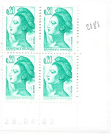Delcampe - FRANCE N° 2181 0.20 EMERAUDE TYPE LIBERTE PAPIER AZURANT ET DEFAUT DE PIQUAGE COIN DATE DU 28.4.1983 NEUF SANS CHARNIERE - 1980-1989