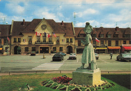 Delcampe - 61 VIMOUTIERS STATUE DE MARIE HAREL - Vimoutiers