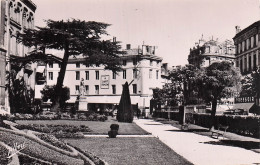 Delcampe - 16 ANGOULEME SQUARE MARGUERITE DE VALOIS - Angouleme