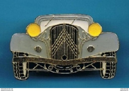 Delcampe - PIN'S //   ** CITROËN ** TRACTION AVANT / 15 - SIX D ** . (© Qualité Collectors Série Limitée) - Citroën
