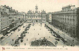 Delcampe - Carte Postale Ancienne - 69 - Lyon - Place Des Terreaux - Hotel De Ville - La Fontaine Bartholdi Et Palais Des Arts - CP - Sonstige & Ohne Zuordnung
