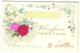 Delcampe - Stoff-Präge-AK Turteltauben Und Ein Blumengesteck, Zwei Rosen Aus Stoff - Sonstige & Ohne Zuordnung