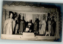 Delcampe - 38104597 - Schauspieler In Klassischer Kostuemierung Auf Einer Theaterbuehne - Teatro