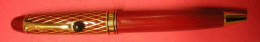 Delcampe - RARE Enzo  Varini Stylo à Bille Luxe Prestige Avec Laque Bordeaux Fins Losanges Dorés 39g 13.5 Cm Mint - Pens