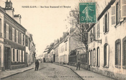 Delcampe - NANGIS - RUE NOAS DAUMESNIL ET L'HOSPICE - Nangis