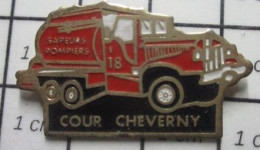 Delcampe - Pin1110     POMPIERS CAMION CITERNE  COUR CHEVERNY LOIR ET CHER - Firemen