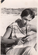 Delcampe - Alte Fotografie Schöne Junge Frau Um 1960 ( G 16 ) - Persone Anonimi