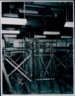 Delcampe - Photo Nürnberger Prozess 1945, Reparaturen Im Gerichtsgebäude, Inneneinrichtung, Lichtanlage - Fotografie