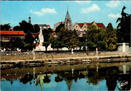 Delcampe - Cpsm -  Vierzon - Vue Sur Le Jardin Avec Le Monument De Kacher , L ' église Notre Dame    AC1069 - Vierzon