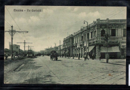 Delcampe - Messine 1930 Carte Postale 80% Neuve Voiture Et Tramway Dans La Via Garibaldi - Messina