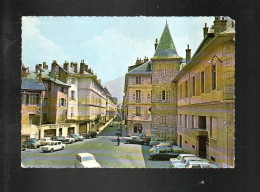 Delcampe - Cpm Chambéry La Place Du Chateau , Commerces , Renault 4 L, Citroen Ds, - Chambery