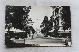 Delcampe - Cpsm, Hendaye, La Rue Du Rond Point Et Le Casino, Pyrénées Atlantiques 64 - Hendaye