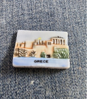 Delcampe - MONUMENTS D'EUROPE - GRECE LE PANTHEON - 49/1994 - FEVE BRILLANTE - Countries