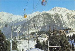 Delcampe - 73 COURCHEVEL CENTRE DE LA STATION ET TELECABINE DES CHENUS - Courchevel