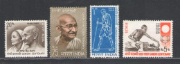 Delcampe - 1969 INDIA - 500 Anni Nascita Gandi, Stanley Gibbons N. 395/98 - MNH** - Autres & Non Classés