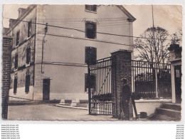 Delcampe - C18-28) BILLY - DREUX  (EURE ET LOIR)   ENTREE DE LA CASERNE  - ( 2 SCANS ) - Dreux