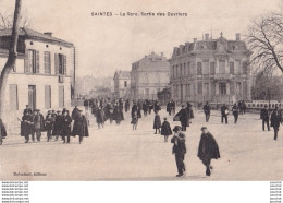 Delcampe - 17) SAINTES - LA GARE SORTIE DES OUVRIERS GROSSE - ANIMATION - ( 2 SCANS ) - Saintes
