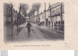 Delcampe - C15-17) SAINTES - INONDATIONS  DE 1904 - AVENUE GAMBETTA - ANIMEE - HABITANTS -  ( 2 SCANS ) - Saintes