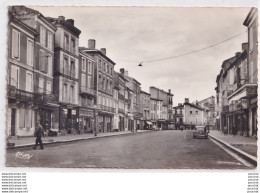 Delcampe - C12-47) NERAC - COURS  ROMAS - TRACTION CITROËN  - RENAULT 4CV - ( 2 SCANS ) - Nerac